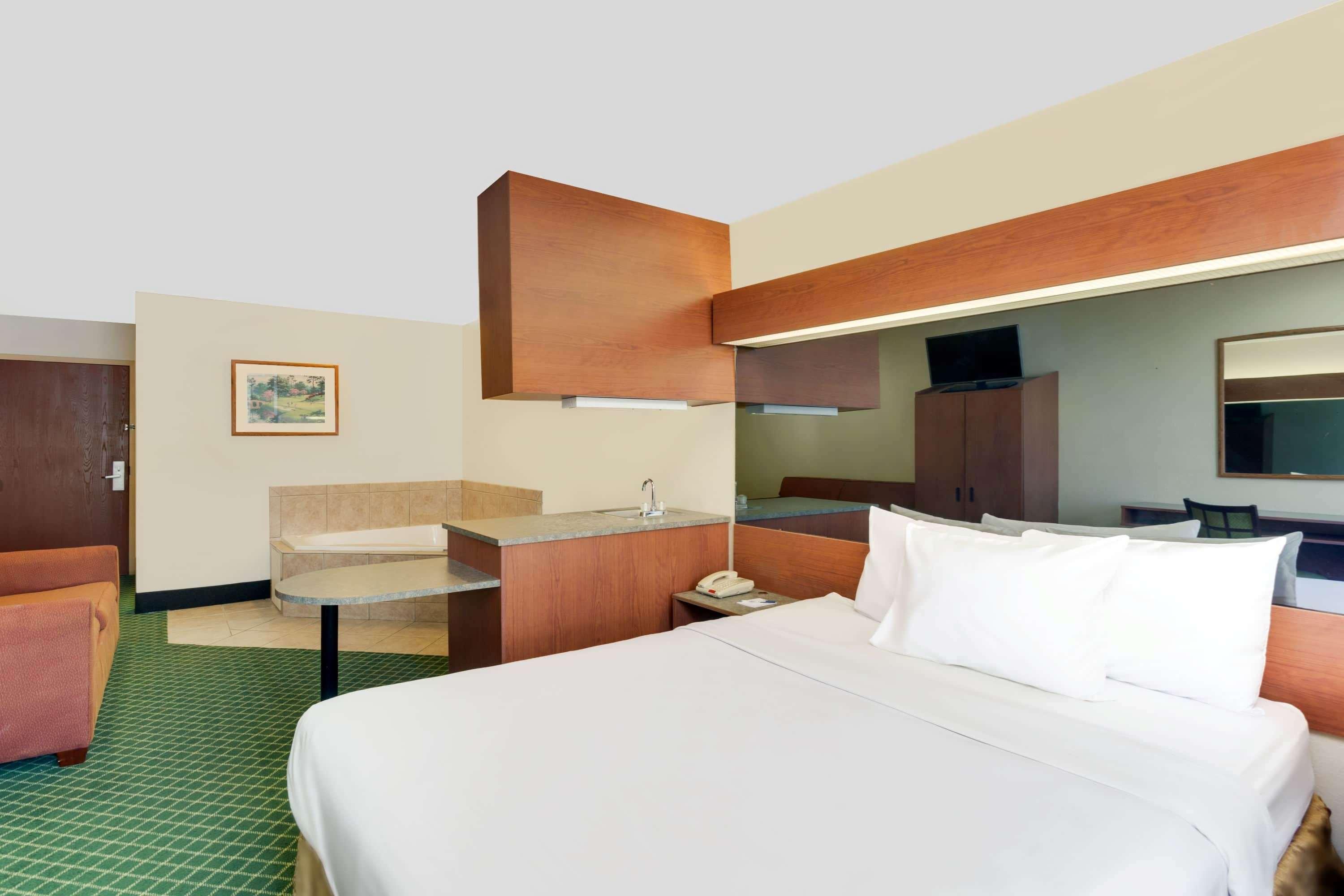 Microtel Inn & Suites By Wyndham Augusta/Riverwatch Extérieur photo