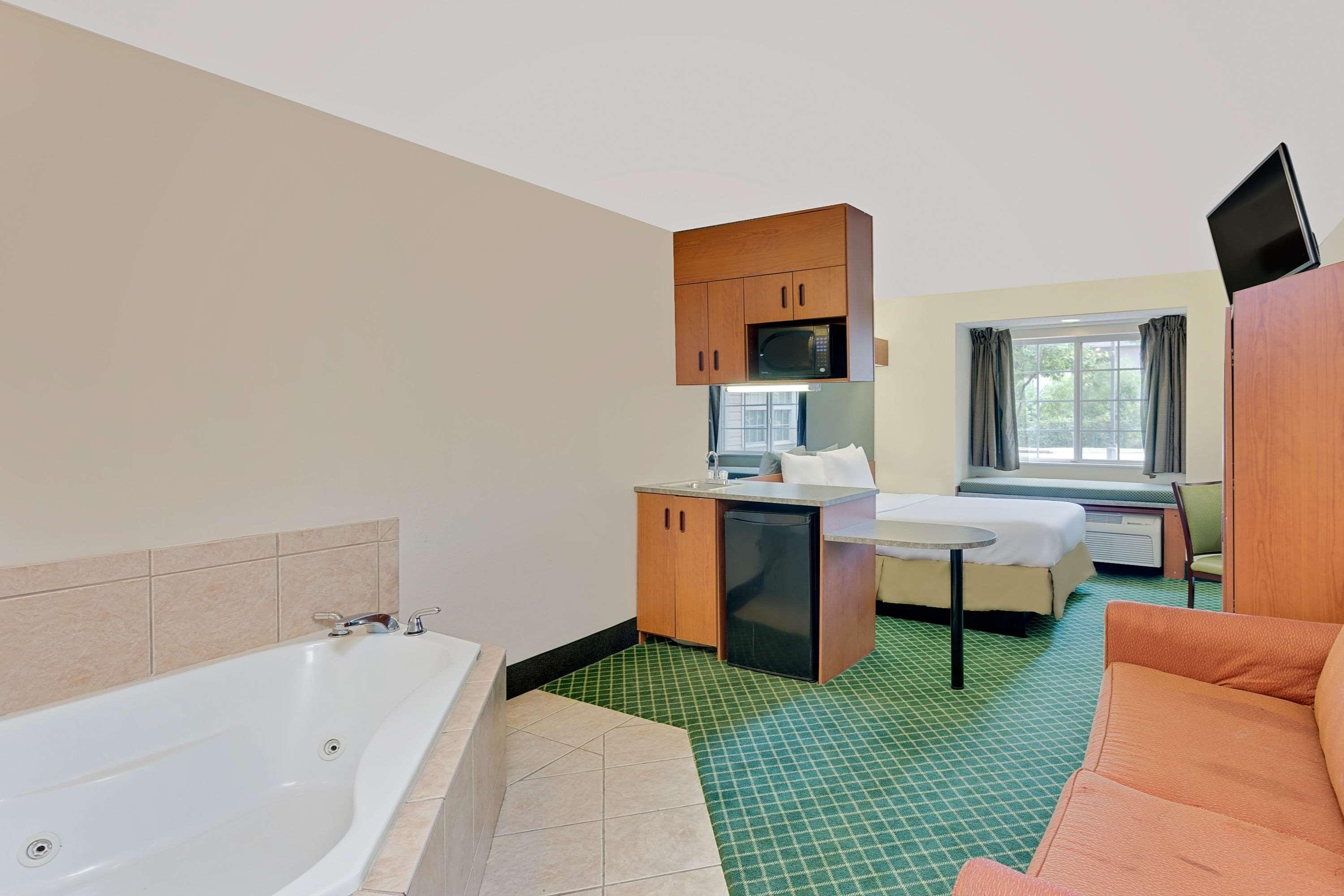 Microtel Inn & Suites By Wyndham Augusta/Riverwatch Extérieur photo